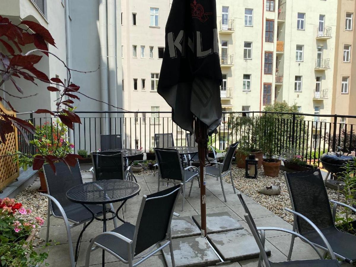 Apartments Cafe No.22 Prague Exterior photo